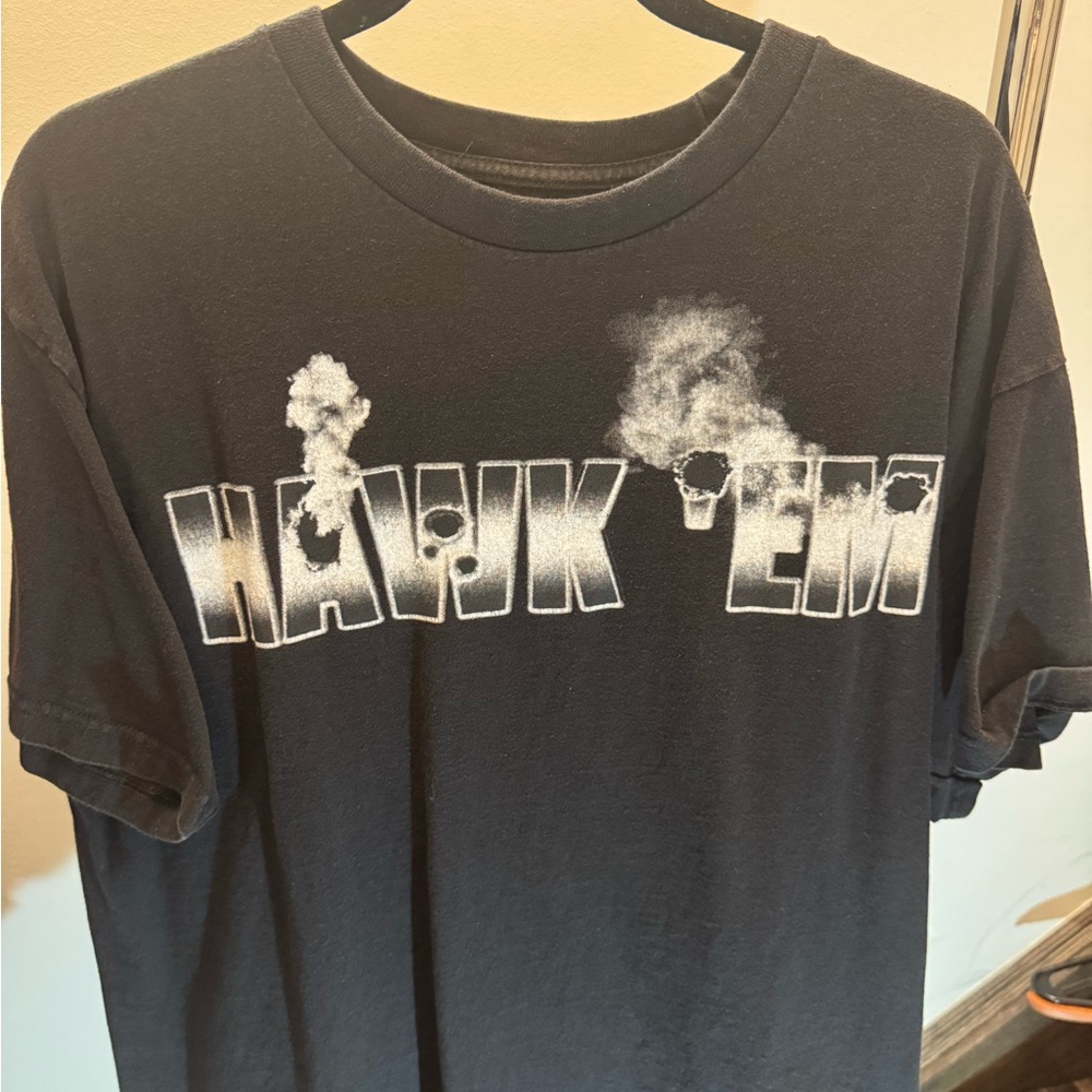 Vlone Hawk em Pop Smoke Tee